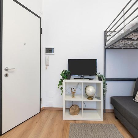I Host Apartment - Alessi 10 Милан Экстерьер фото